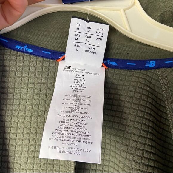 RARE Women's 2021 -  50th NYC Marathon Finishers Jacket - Picture 11 of 15